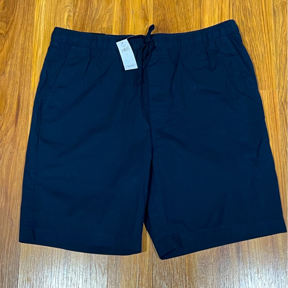 Navy blue men’s Banana Republic Deck Shorts